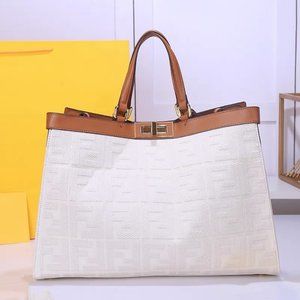 F e n d i gold button large capacity tote bag